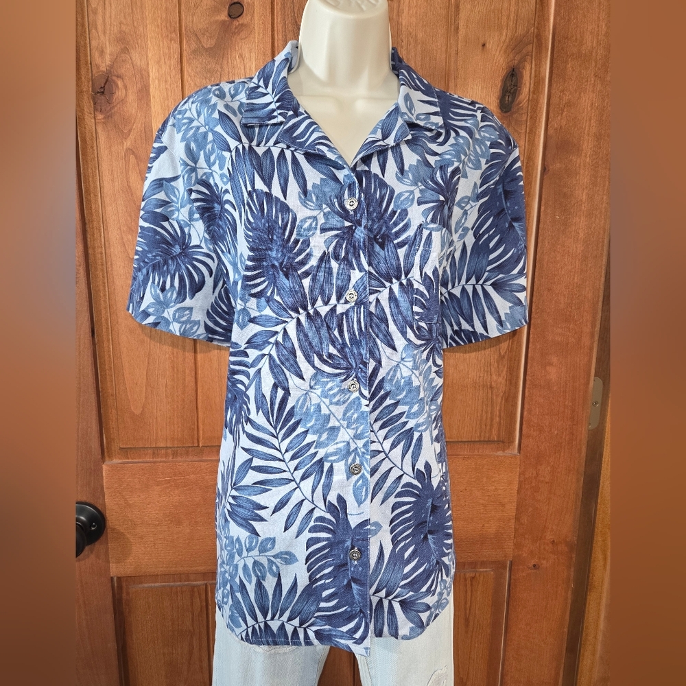 Sag Harbor Chic Linen Blue Leaf Pattern Shirt
